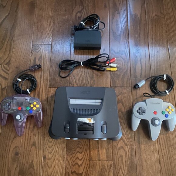 Nintendo 64 N64 Video Game Console  Bundle NUS-001 Includes 2 Controllers Plus - Picture 1 of 7